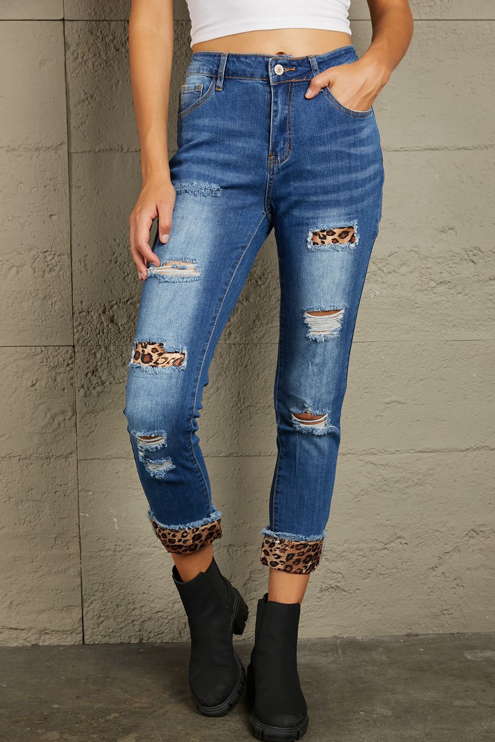 Baeful Leopard Patch Distressed Cropped Jeans/Pants