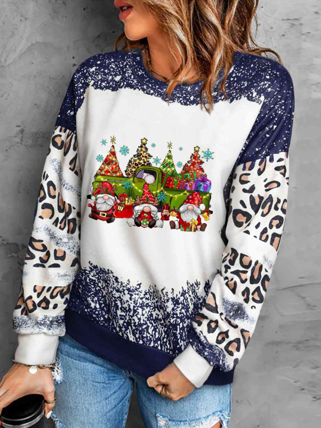 Plus Size Graphic Leopard Christmas Sweatshirt